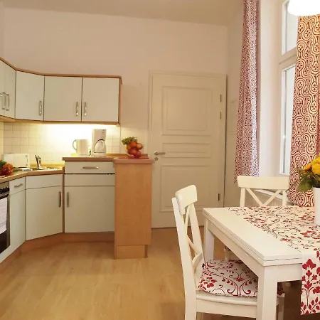 Luna 9 Apartment